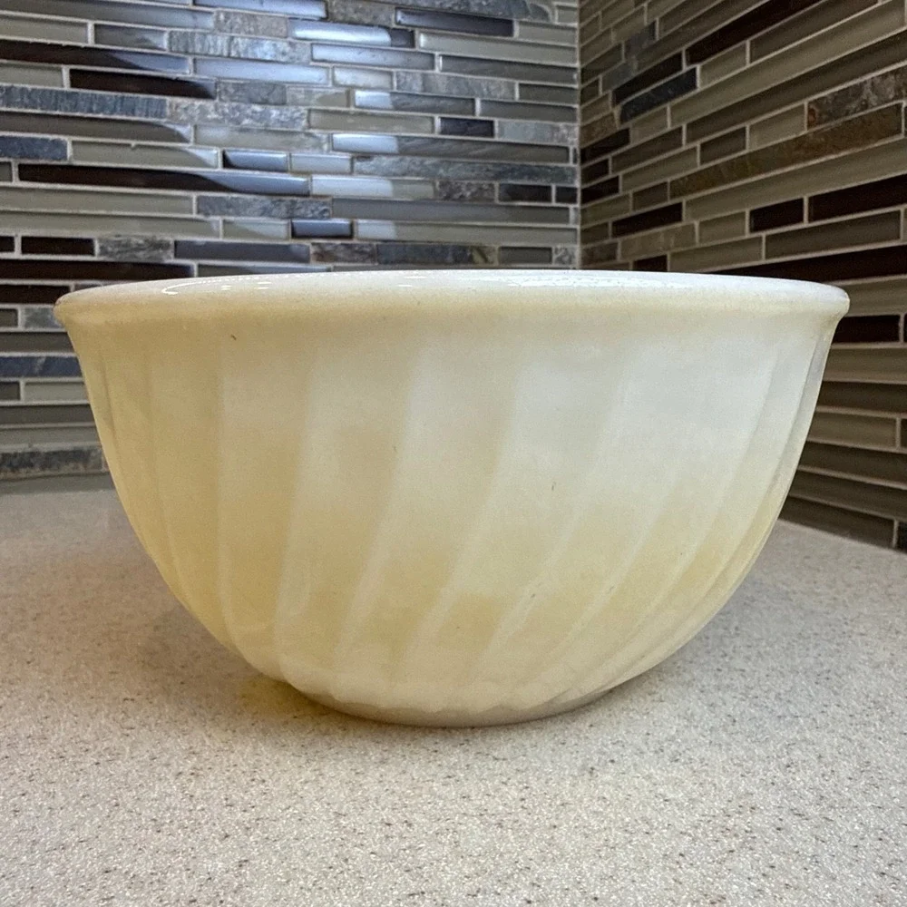 Vintage 1950s Fire-King Oven Ware Milk Glass Swirl Mixing Bowl Ivory 9